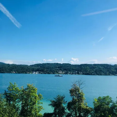 Adrienne Velden am Woerthersee